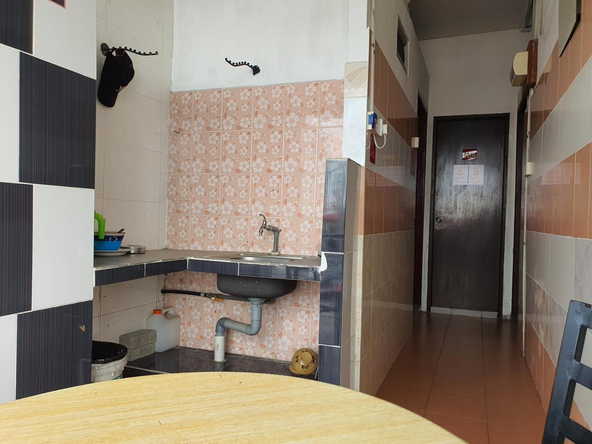 Oyo 90972 Jj Homestay 米里 外观 照片