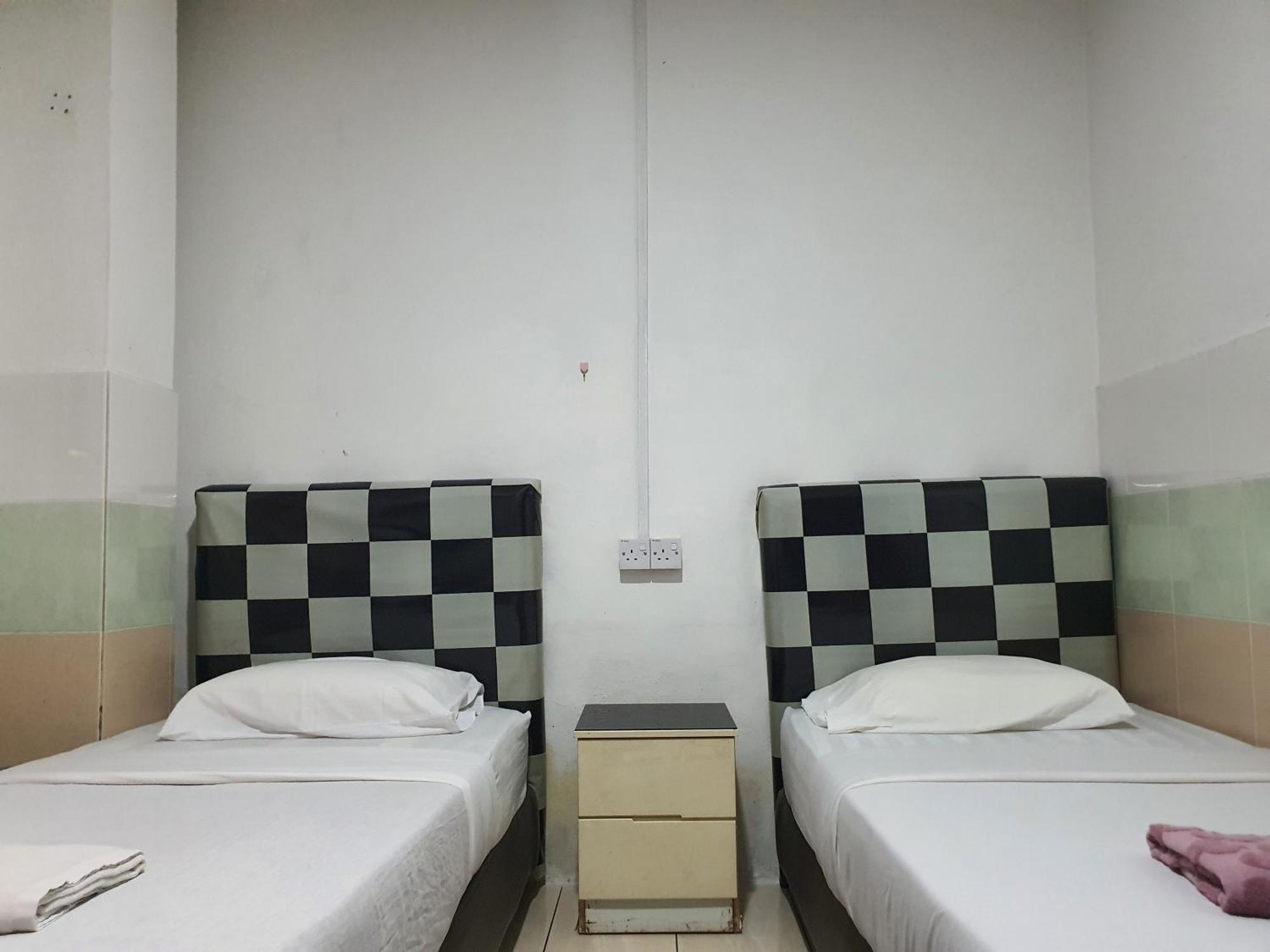Oyo 90972 Jj Homestay 米里 外观 照片