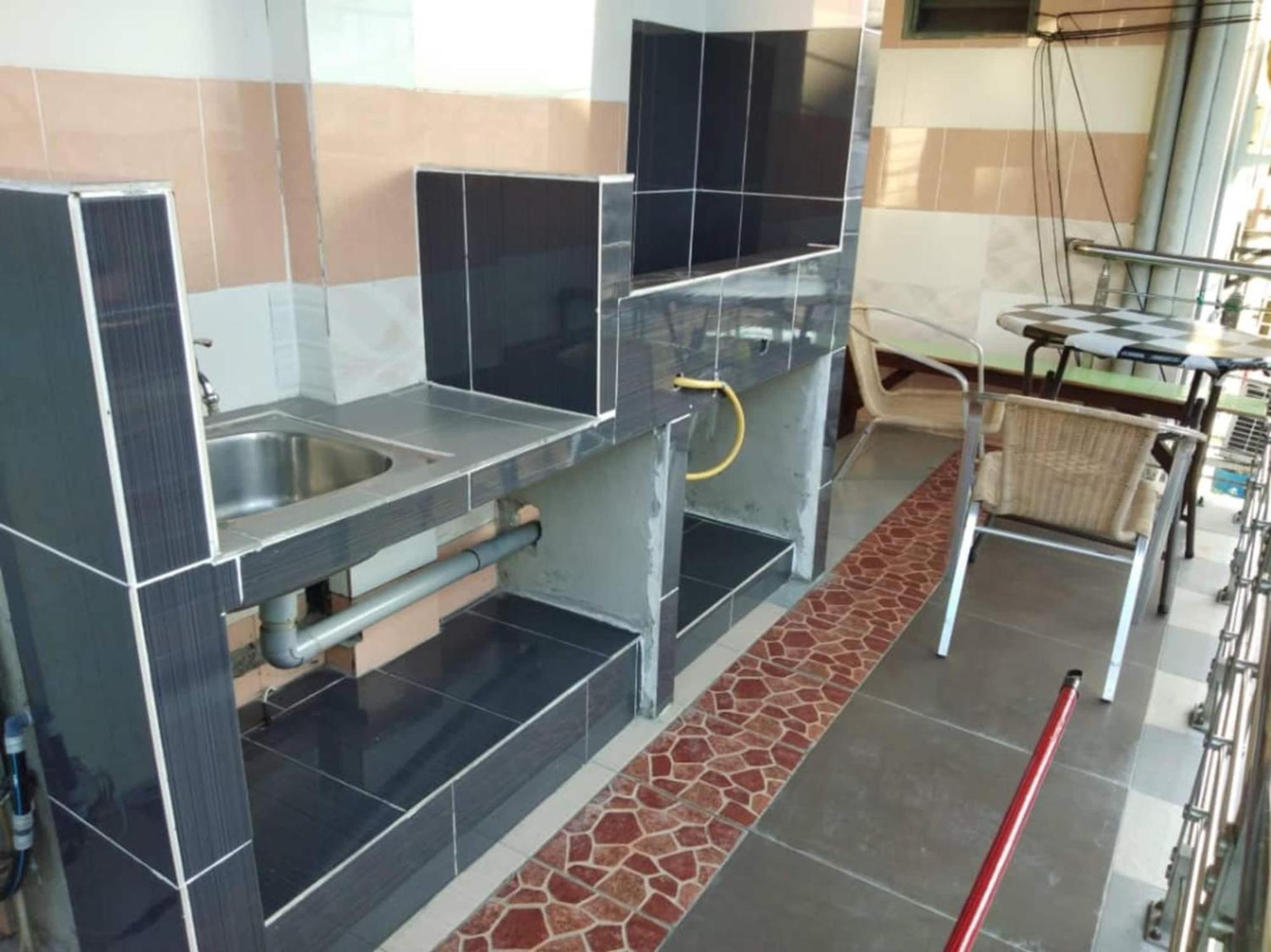 Oyo 90972 Jj Homestay 米里 外观 照片