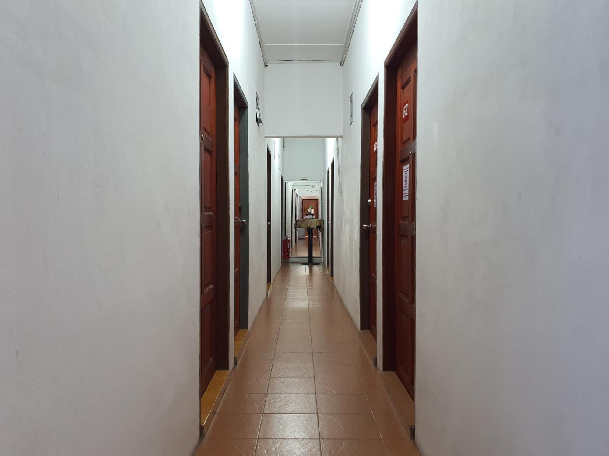 Oyo 90972 Jj Homestay 米里 外观 照片