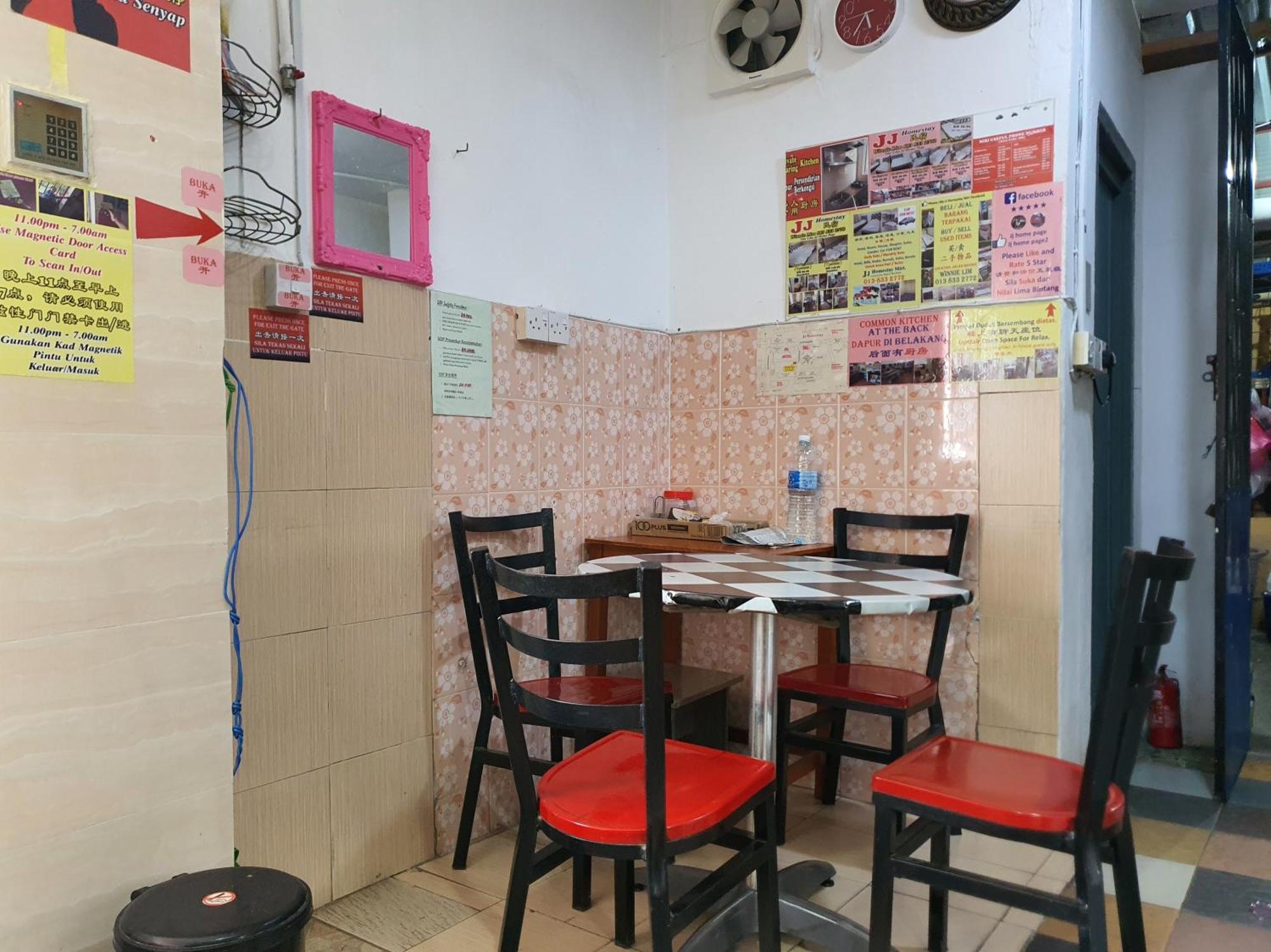 Oyo 90972 Jj Homestay 米里 外观 照片