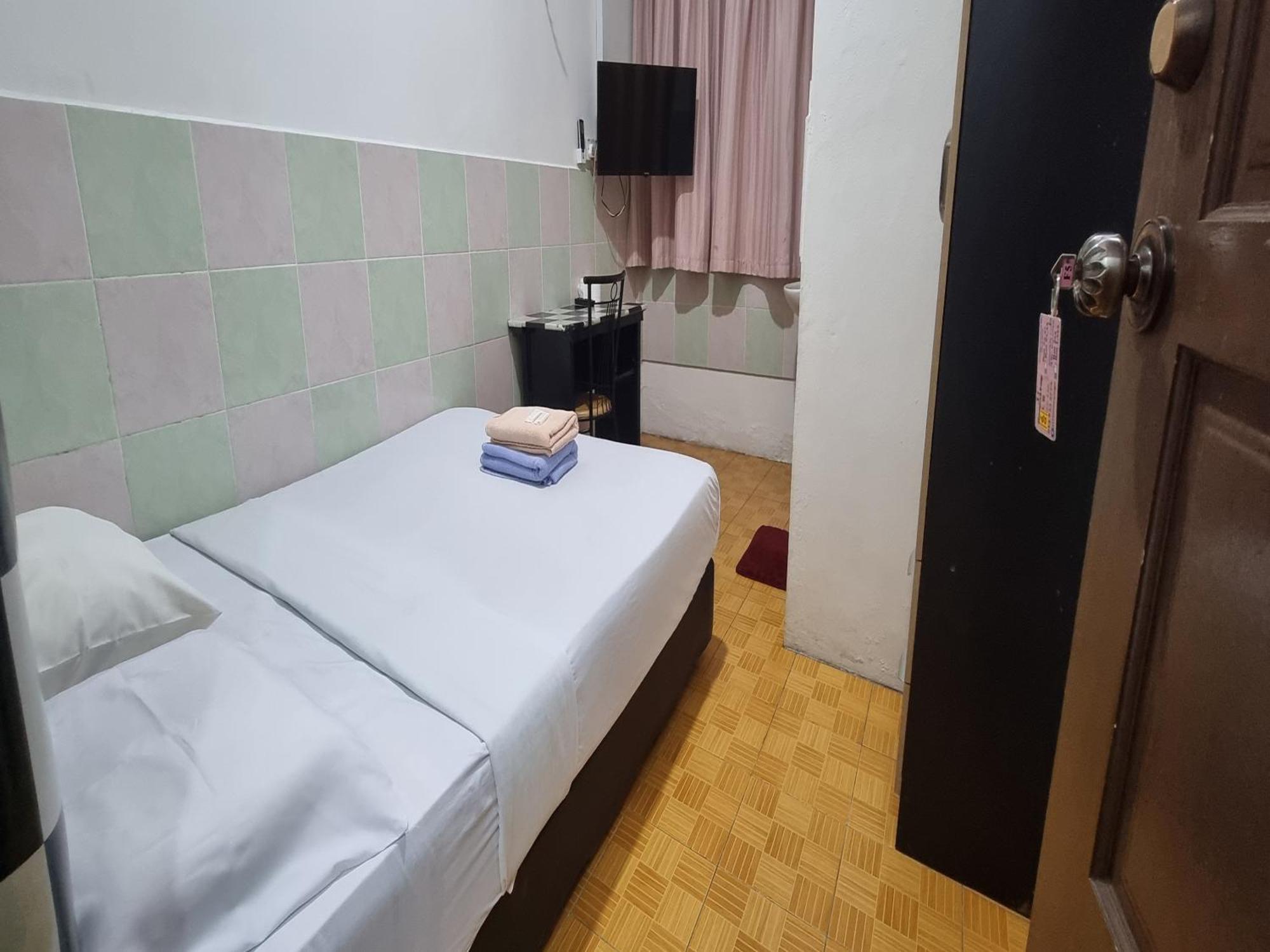 Oyo 90972 Jj Homestay 米里 外观 照片