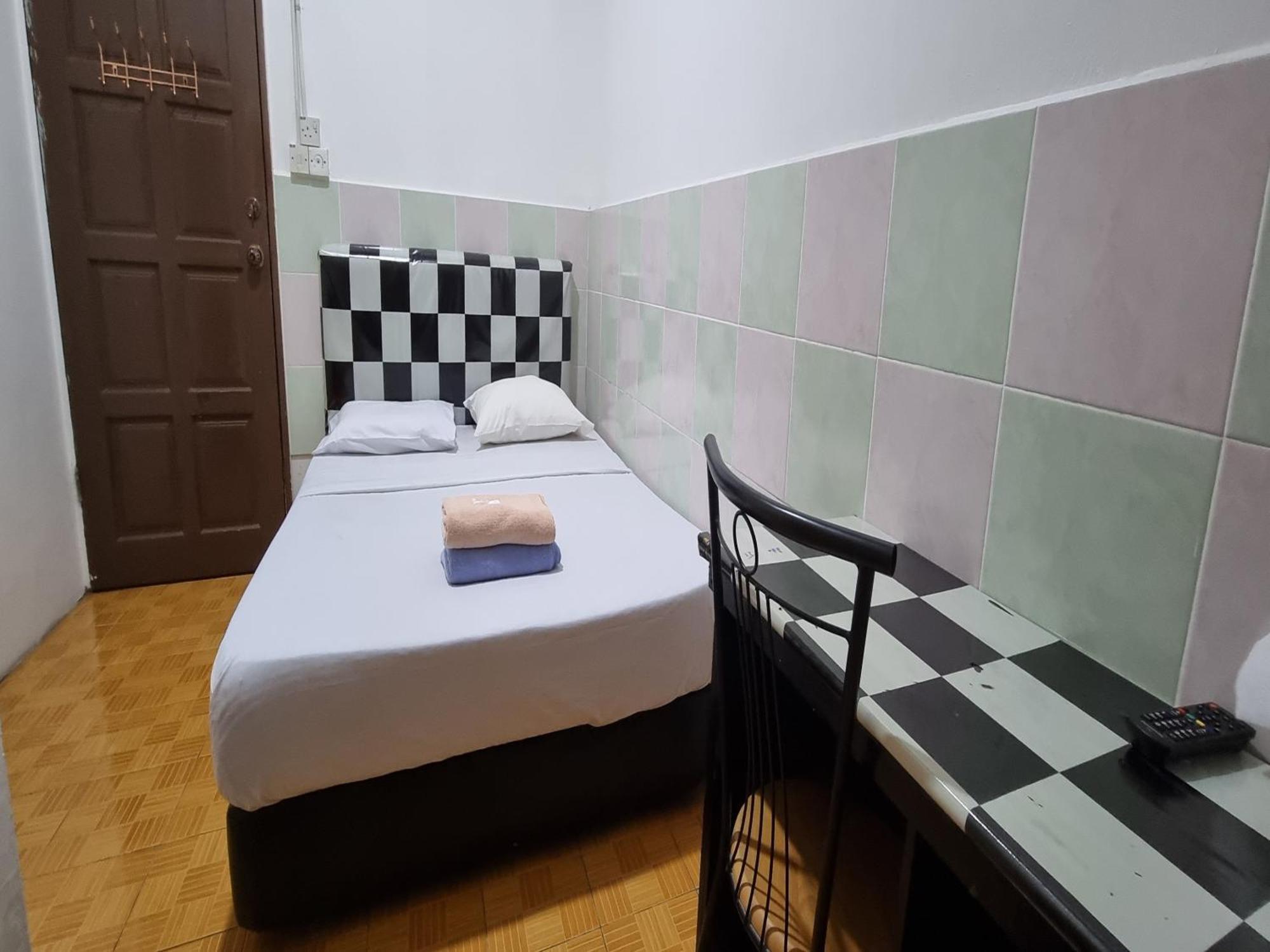 Oyo 90972 Jj Homestay 米里 外观 照片