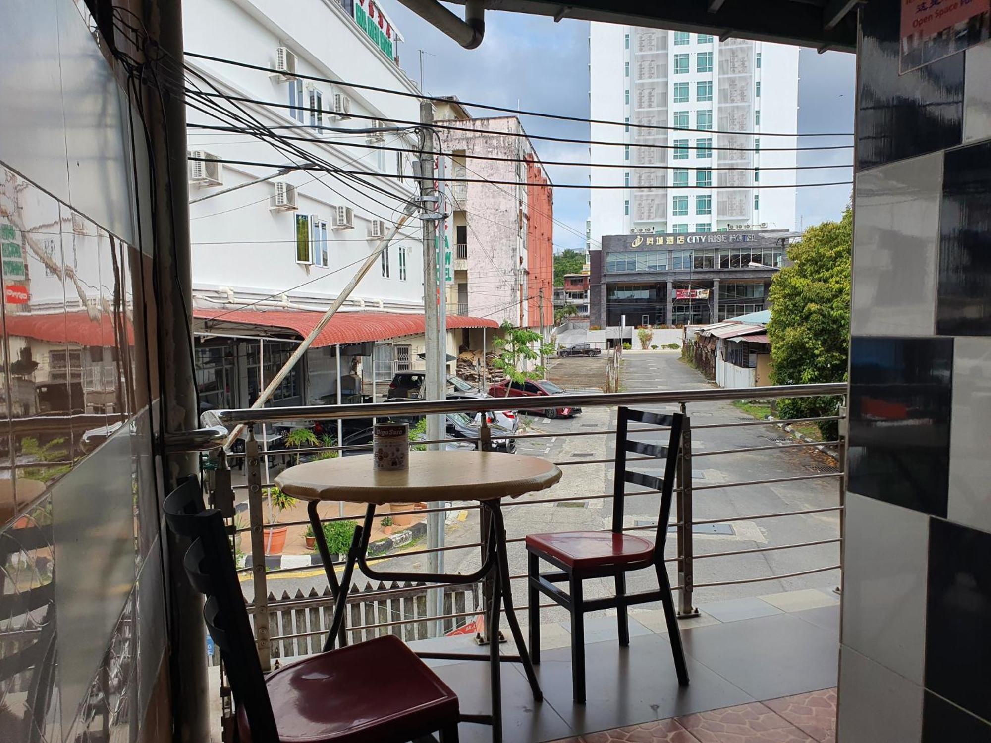 Oyo 90972 Jj Homestay 米里 外观 照片