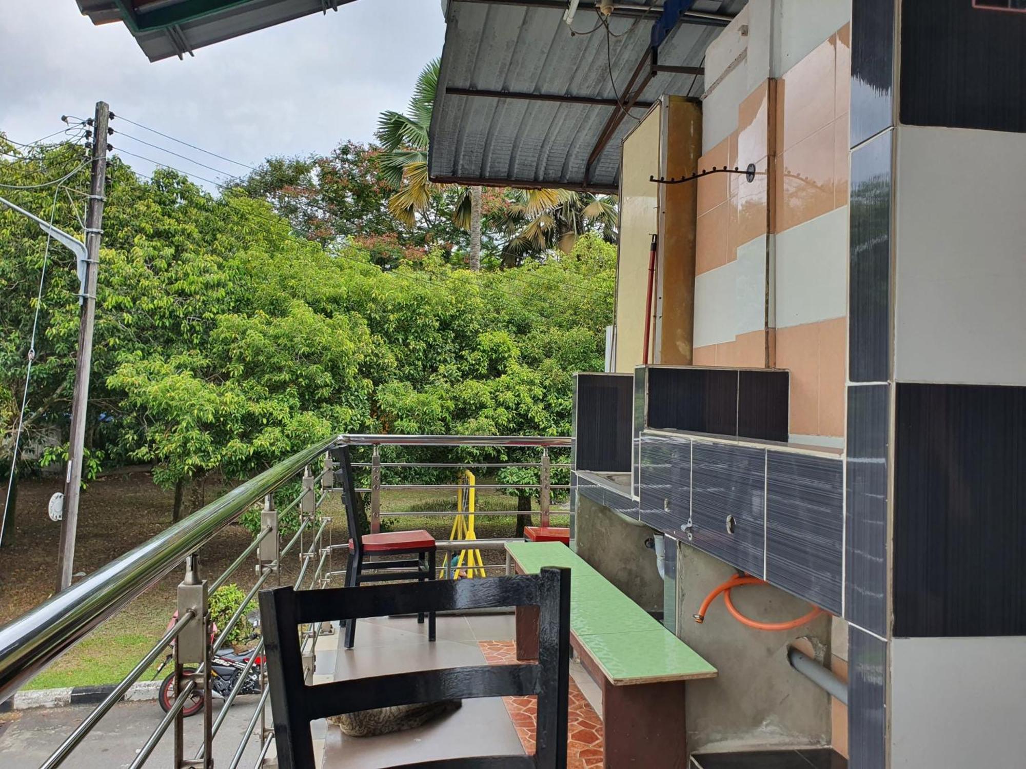 Oyo 90972 Jj Homestay 米里 外观 照片