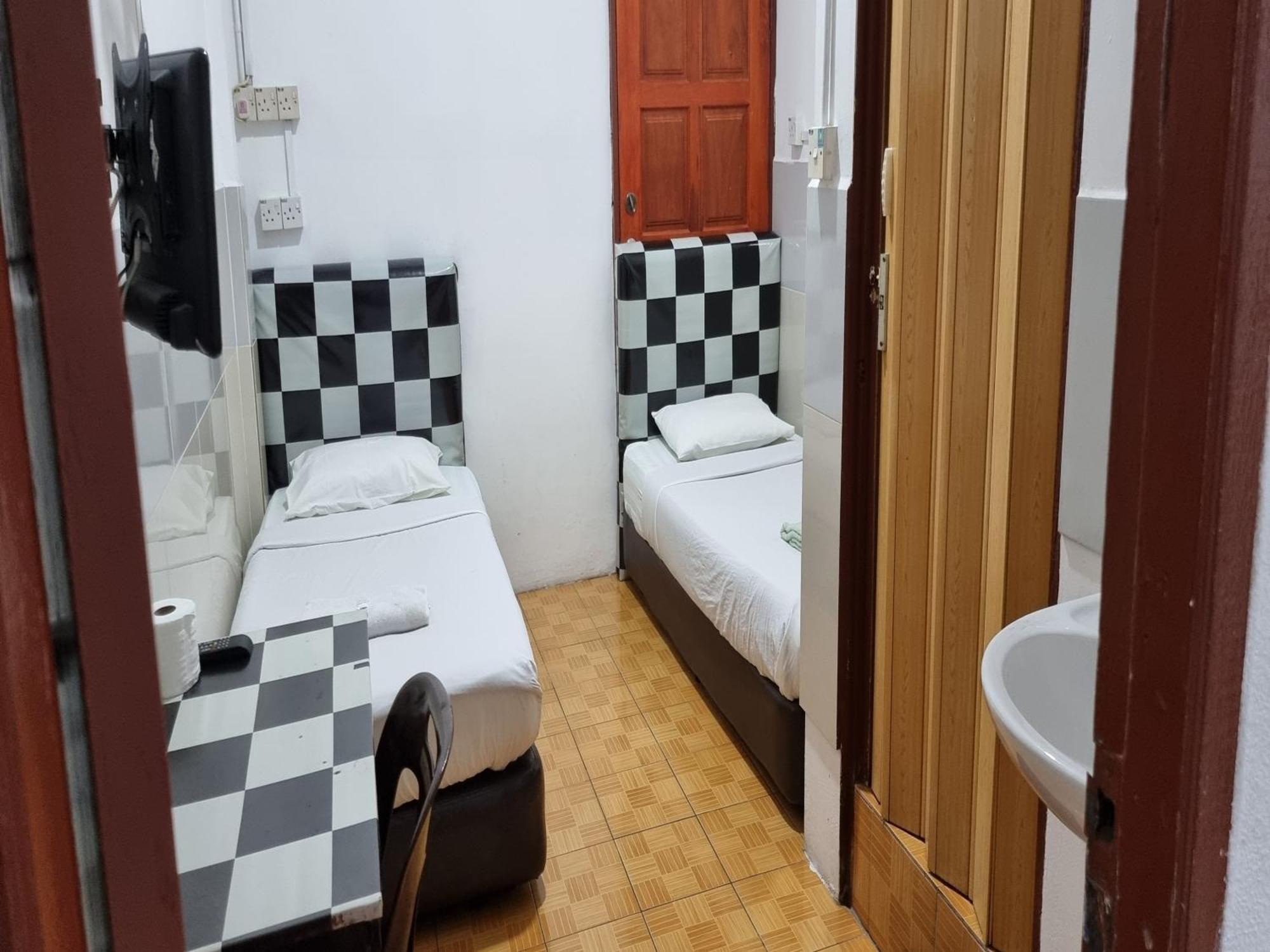 Oyo 90972 Jj Homestay 米里 外观 照片
