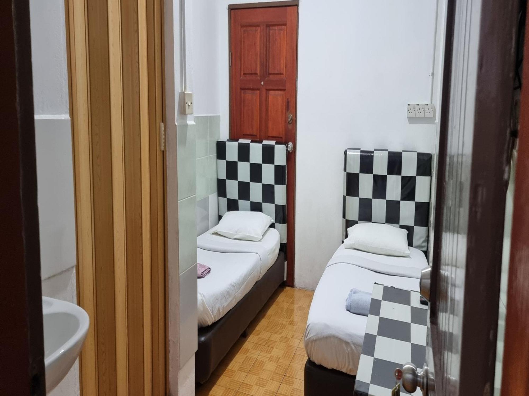 Oyo 90972 Jj Homestay 米里 外观 照片