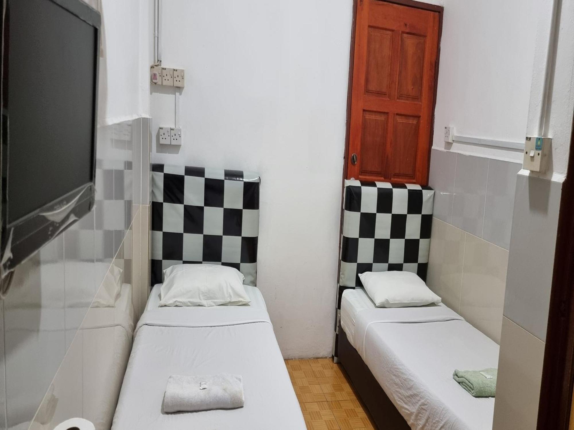 Oyo 90972 Jj Homestay 米里 外观 照片